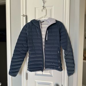 Down filled jacket / Mountain Hardware